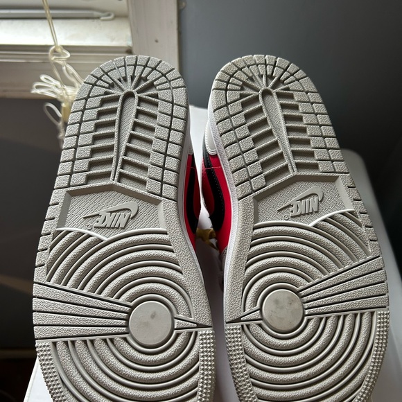 Nike Air Jordan Low - Pink and Gray with Black Swoosh - Picture 3 of 4